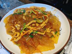 肉丝拉皮-华盛园卷子王农家菜水库鱼