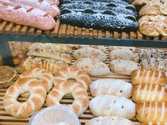 -焙丽拾光(麦凯乐直营店)