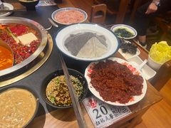 -沸炉重庆老火锅(军事博物馆店)