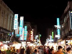 -六合夜市
