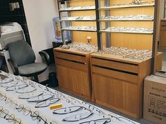 -优医视平价眼镜超市蔡司依视路折扣(小马厂店)