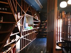 -钟书阁(松江泰晤士小镇店)