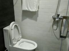 -魔方公寓青年社区(恒丰路店)