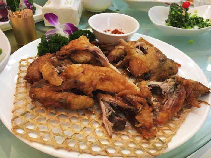 小贝壳海鲜酒楼(西荷花园店)-"小贝壳,感觉中老年人真是对它宠爱有加