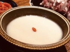 -老牌坊云南鱼豆花火锅(嵩山店)
