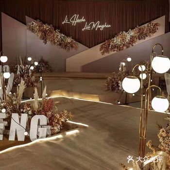 自从订下结婚日子的那天起我就开始看婚礼定制