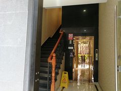 门面-老人和饭店(打浦路店)