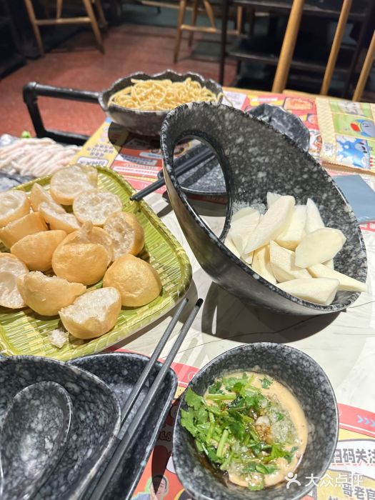 哥老官重庆美蛙鱼头(西湖银泰十一哥店)图片