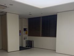 -卡罗酒店(东门晒布地铁站店)