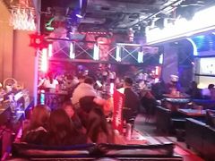 -UP嘻哈酒吧(粉巢店)