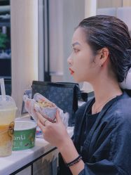 -HAIR CORNER