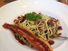 -Chom Cafe and Restaurant