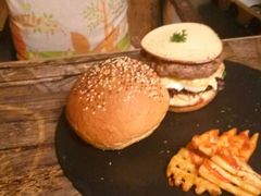 -HIGH FIVE哈福手工汉堡(桂林路店)