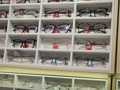 -沫芮眼镜·蔡司官方授权店(人民广场店)
