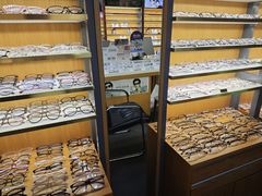 -优医视平价眼镜蔡司依视路折扣工厂店(十里堡店)