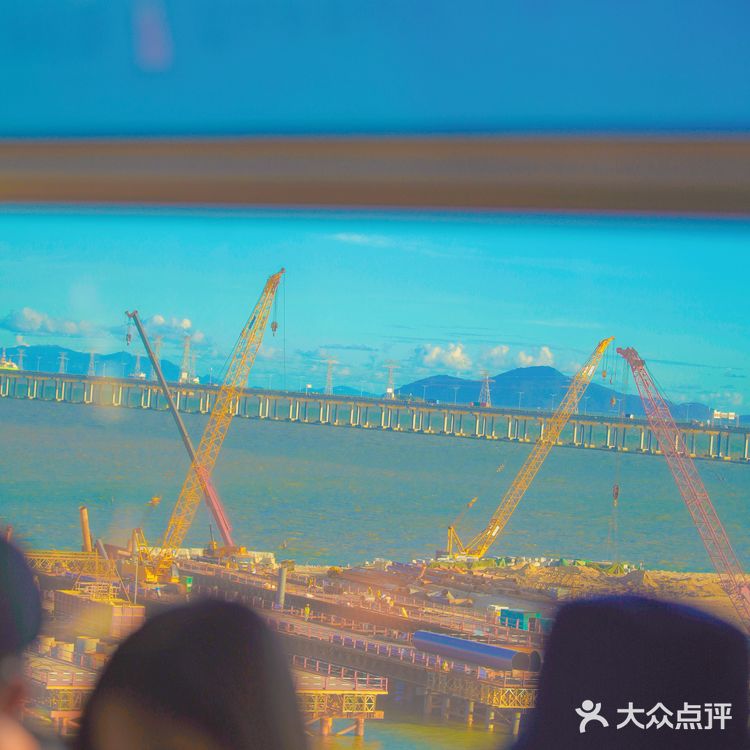 穿深圳校服坐最美地铁线🌊是喜出望外的大海