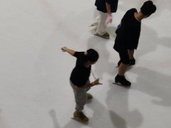 -正佳冰河湾真冰滑冰场