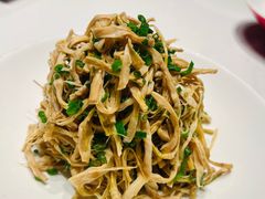 丝瓜尖拌鲜腐竹-真地道京味府·鲜橙烤鸭·北京菜(朝外大街东大桥店)