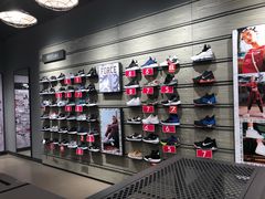 -耐克(恒隆广场店)