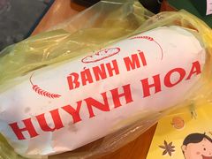 -Bánh Mì Huynh Hoa