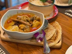 -Chom Cafe and Restaurant