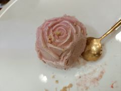 玫瑰草莓冰淇淋-Wei菋·Le Bistrot