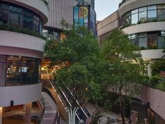 -瑞虹新天地月亮湾