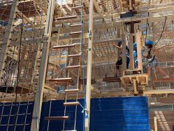 -PIPIKINGDOM皮皮王国欢乐号(欢乐海岸购物中心店)