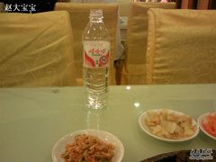 喝的水都是哇哈哈-平壤馆(西塔街店)