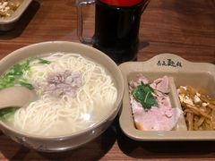 -亮亮面馆(经六路店)