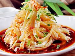 -牡丹广场薛栓子擀面皮大王