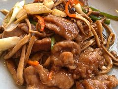 茶树菇烩牛柳-龙门阵茶屋川菜馆(武康路店)