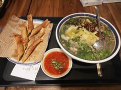 -云阿蛮云南生烫牛肉米线(奉贤路店)