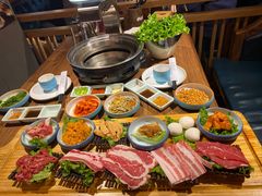 -明洞阿姨·韩式酱蟹烤肉·创意料理(三元桥店)