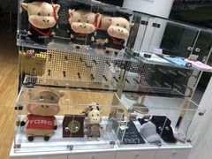 -杭州中沃沃尔沃4S店(滨江区店)