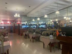 等位区-华梅西餐厅(哈尔滨中央大街店)