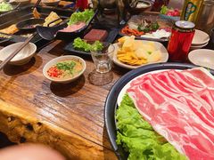 -老牌坊云南鱼豆花火锅(爱建店)