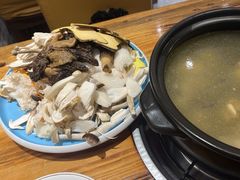 -菌之家·专业纯野生菌火锅·特色炒菌