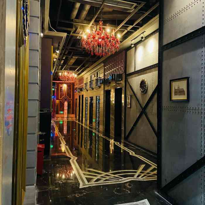 悦派对量贩ktv(大悦城店)-"就在大悦城,但是是露天的位置,环境还不错.