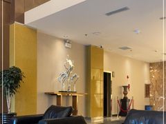 -昆明朗威酒店(昆明站火车站双桥夜市风情街店)