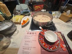 -尚尚仙·酸汤猪手·猪肚鸡火锅(华联万柳购物中心店)