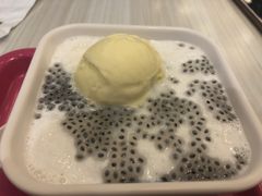 香草雪山黑珍珠-满记甜品(优客百盛店)