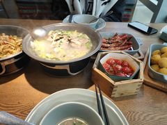 -蜜桃餐厅·伴山(湖滨商业街店)