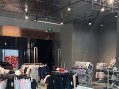 -YONEX苗江运动城(源深店)