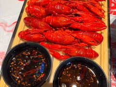-肥肥虾庄·金牌油焖大虾(汉街SKP店)
