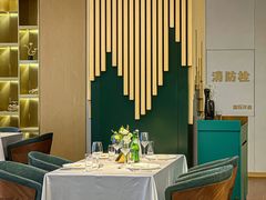 -华凌牛庄西餐厅(乌鲁木齐华凌美爵大饭店)