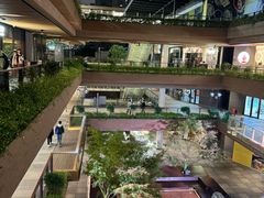 -瑞虹新天地月亮湾