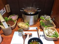 -独食火锅·半米屋台(直营总店)