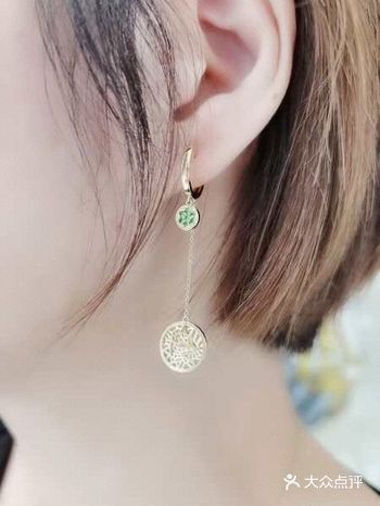 我是金石盟的老顾客了，老婆的首饰都是在堡镇金石盟买的