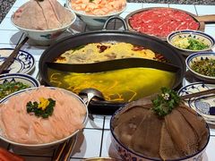 -旧街市鲜货老火锅(大光路店)